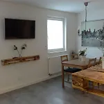 Daire Alles Paletti Mit Klimaanlage