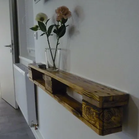 Alles Paletti Mit Klimaanlage דירה *